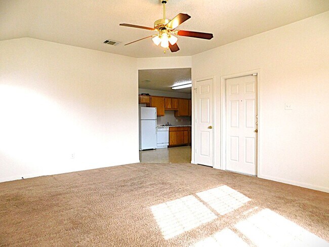 Building Photo - 3305 Alicante Ct