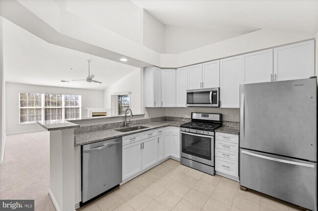 Foto del edificio - 6613 Netties Ln