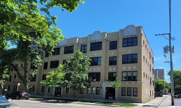 Building Photo - 1549 W Sherwin Ave