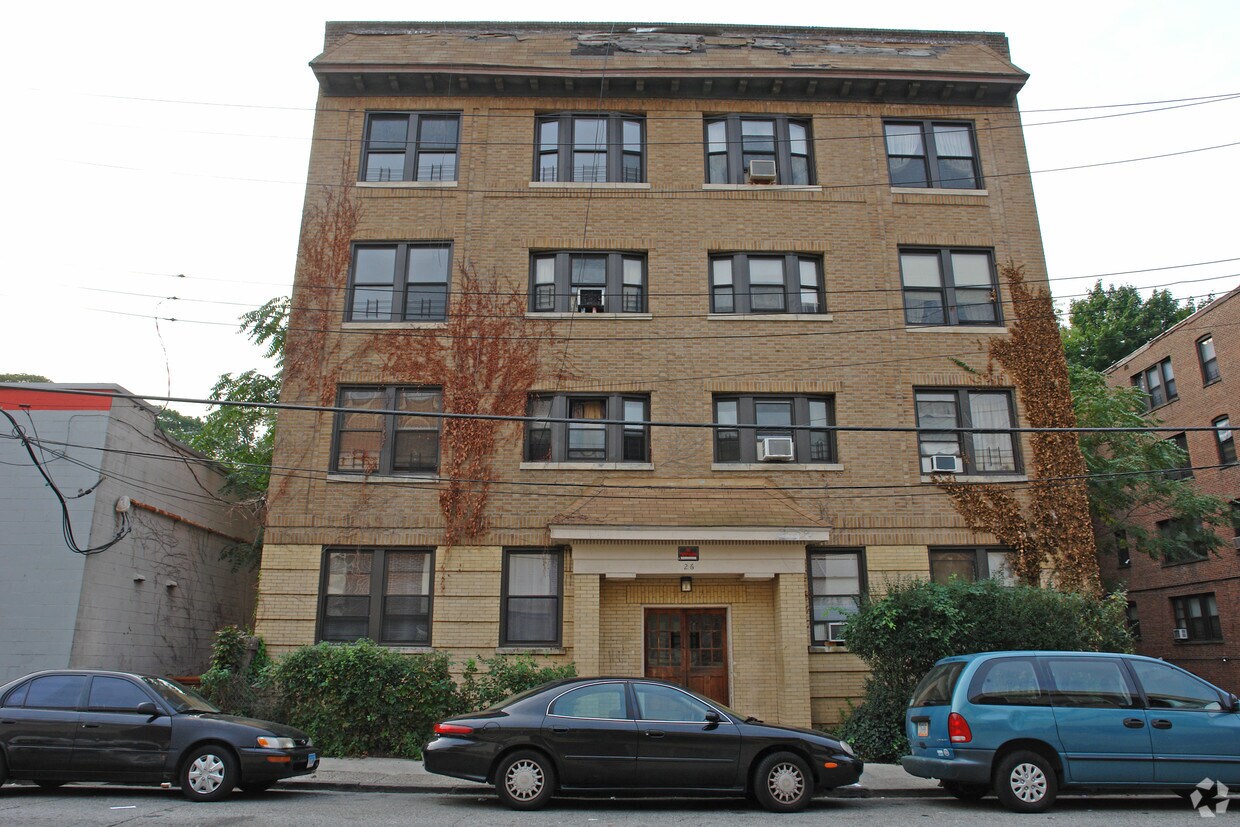 Building Photo - 18-26 Rollins St