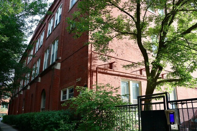 Building Photo - 2510 N Wayne Ave