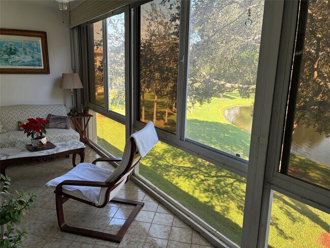 Foto del edificio - 2304 Lucaya Ln