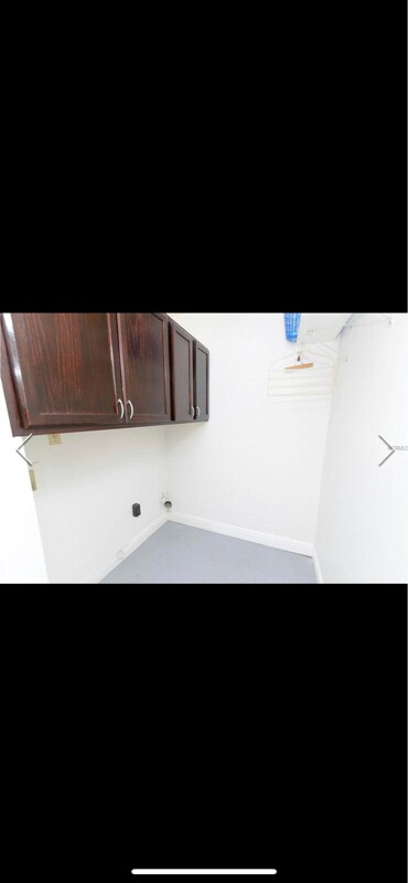 Building Photo - 3154 Foxwood Dr