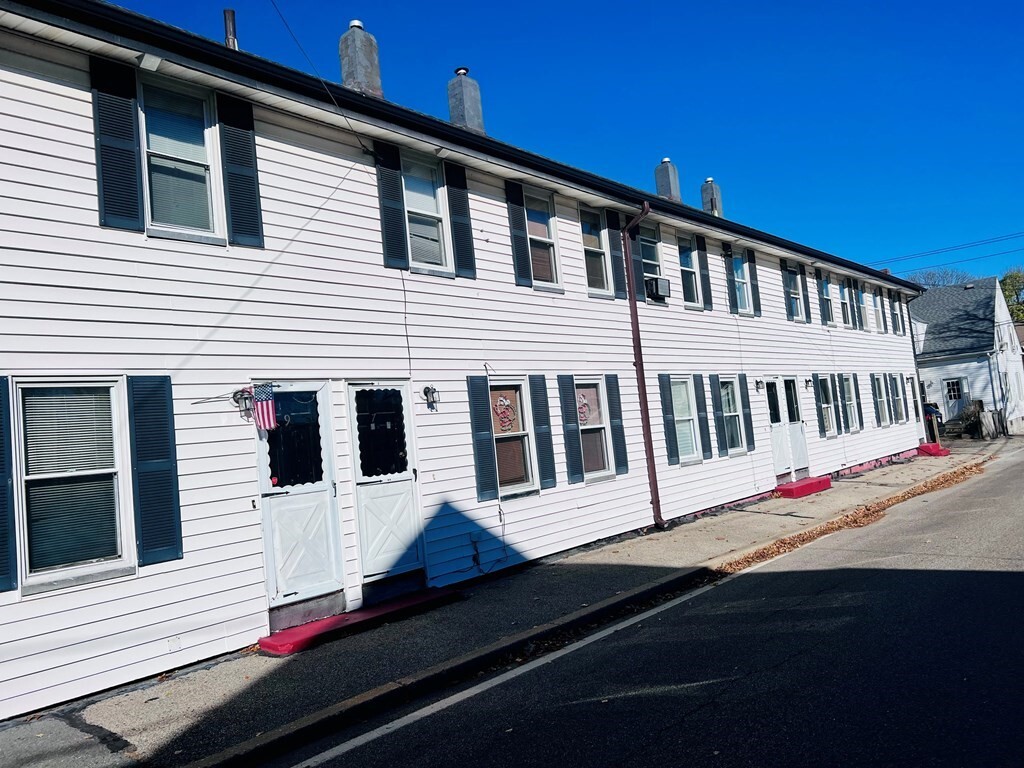Primary Photo - 1 N Spooner St