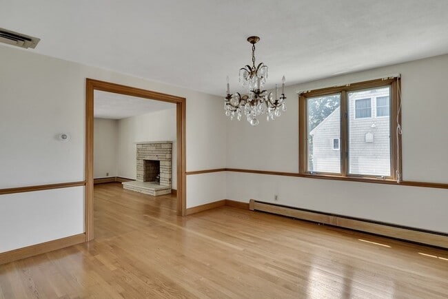 Foto del edificio - 52 Cottonwood Rd