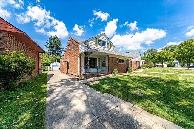 Foto del edificio - 24111 Edgehill Dr