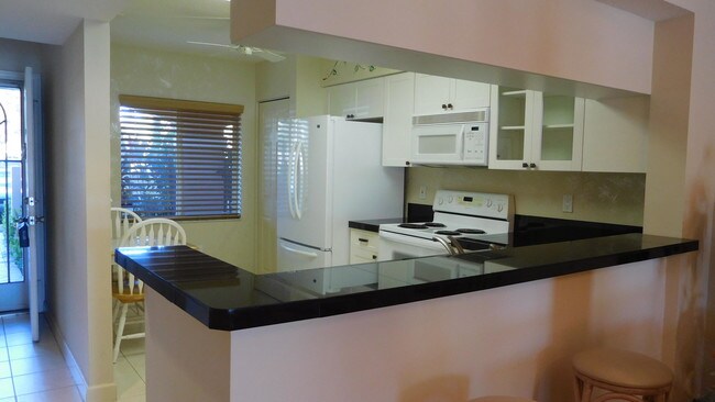Building Photo - 5842  Crystal Shores Drive 102