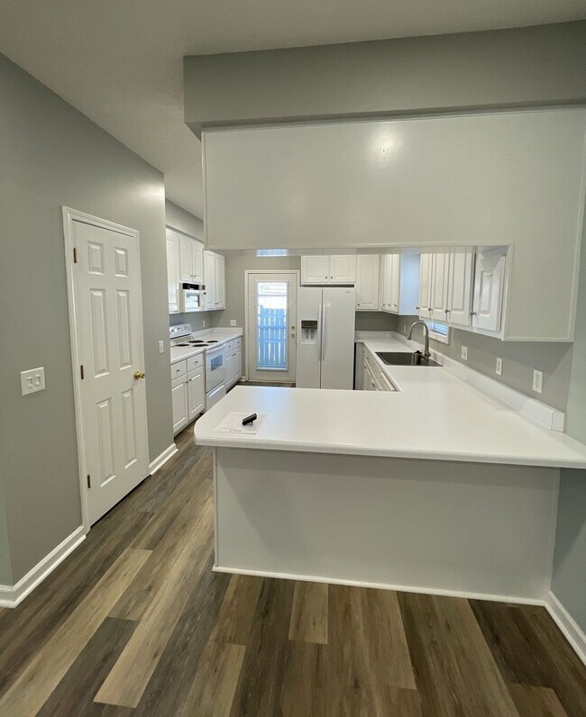 Foto del edificio - 103 Woodmere Dr