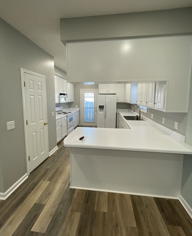 Building Photo - 103 Woodmere Dr