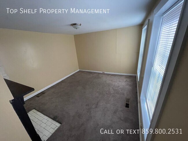 Building Photo - 3 Bedroom Near Downtown!