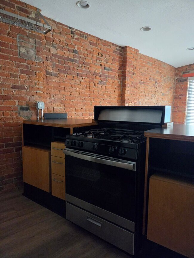 Foto del edificio - 978 N High St