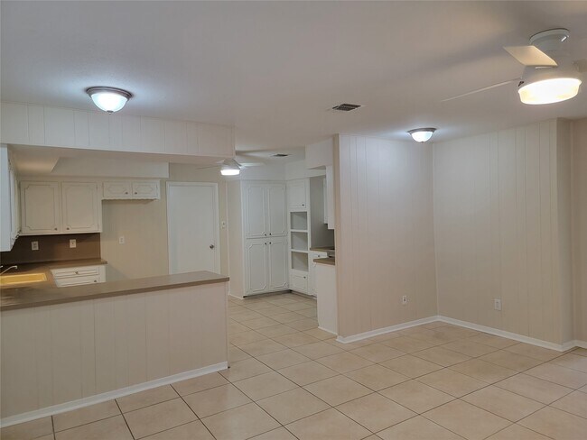 Foto del edificio - 713 Clubside Dr