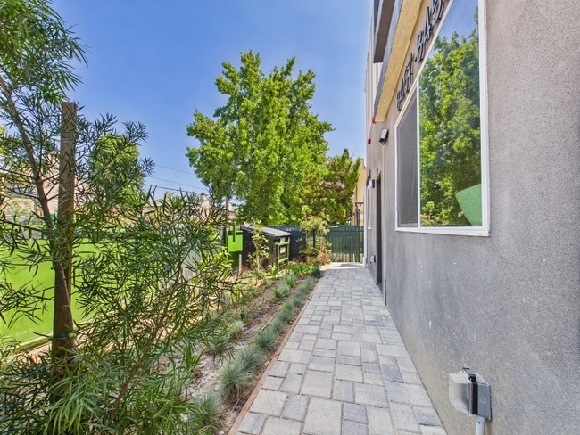 Building Photo - 8457 Langdon Ave