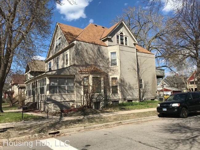 Building Photo - 1600 Emerson Ave N