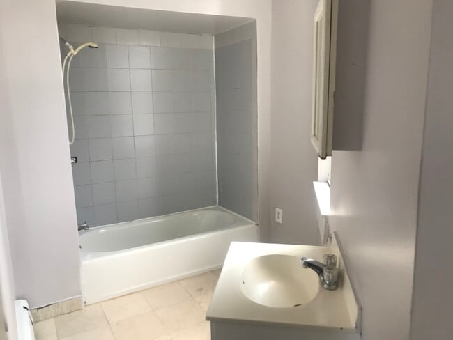 Foto del edificio - 6706 Meadowview Ave