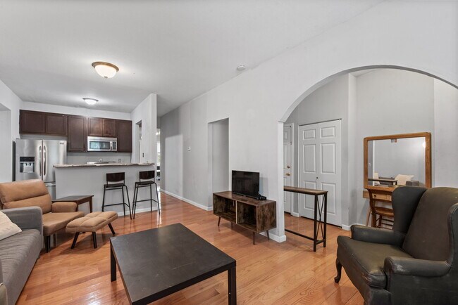 Foto del edificio - 5956 Kingsbury Ave