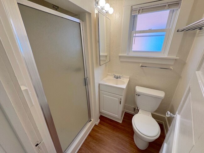 Foto del edificio - 40 Brooks Ave