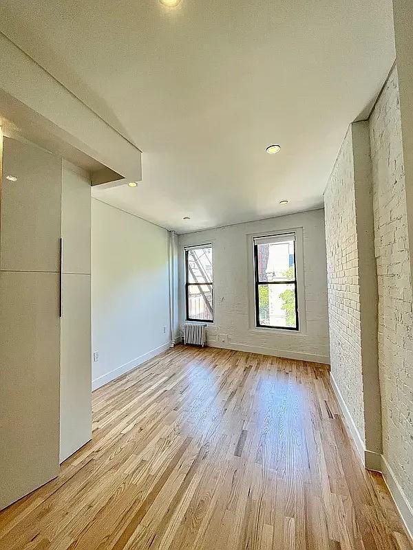 Foto principal - 1 bedroom in NEW YORK NY 10012