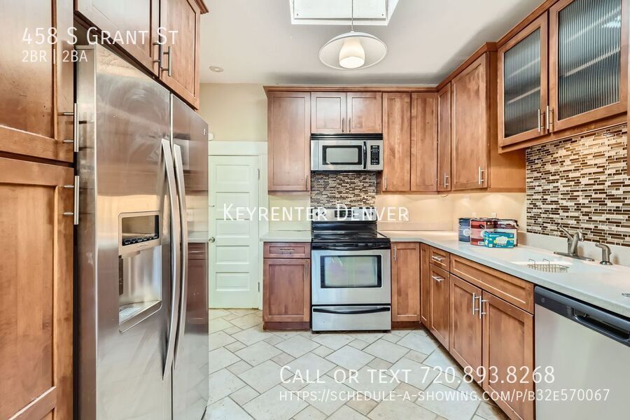Primary Photo - Charming 2-Bedroom Duplex Near Light Rail ...