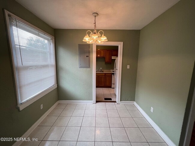 Building Photo - 2608 College St