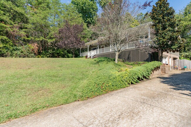 Building Photo - 7812 Lasata Ct