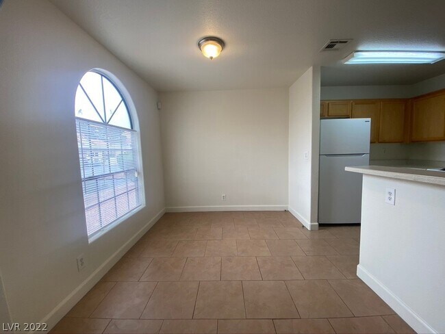 Foto del edificio - 2962 Juniper Hills Blvd