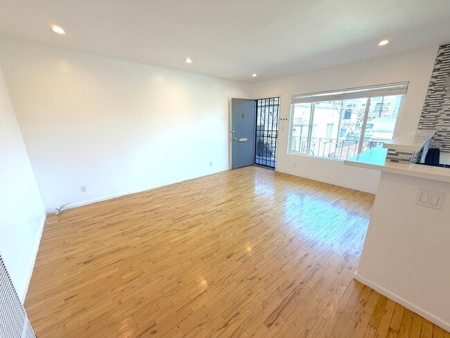 Building Photo - 1433 9th St