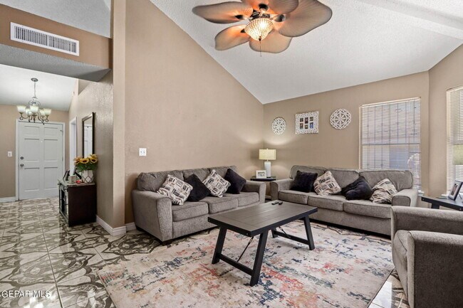 Foto del edificio - 757 Hempstead Dr