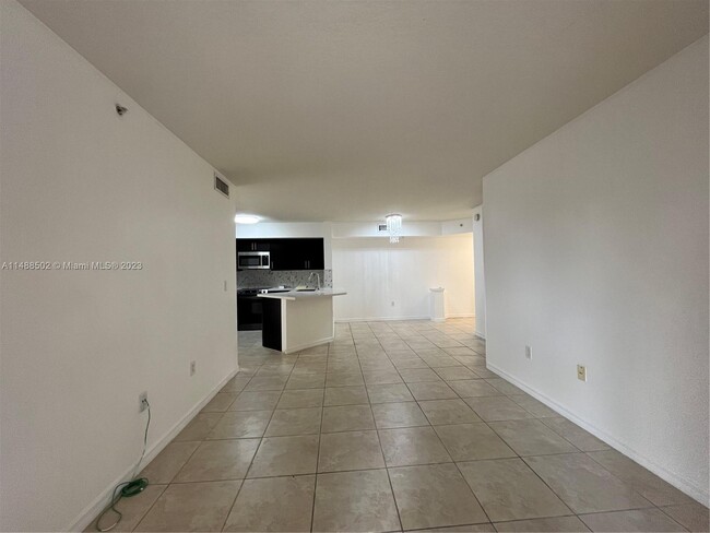 Foto del edificio - 17602 NW 25th Ave