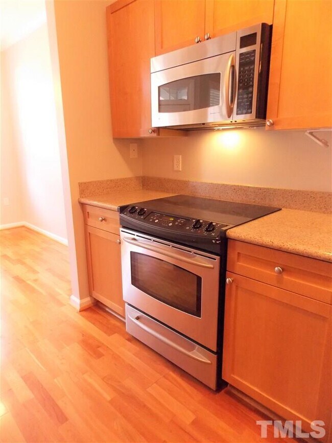 Building Photo - 8021 Allyns Landing Way