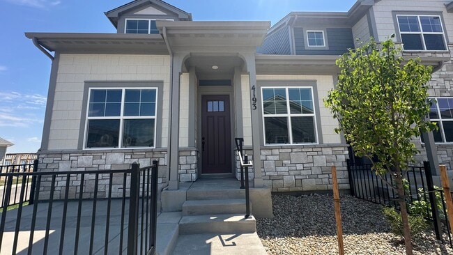 Building Photo - Great Townhouse in Loveland