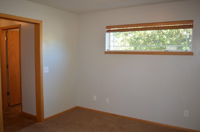 Building Photo - 8921 Snowberry Ln