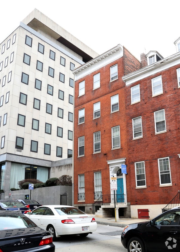 Building Photo - 111 W Mulberry St
