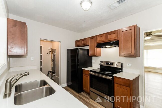 Foto del edificio - 9776 Hogan Rd