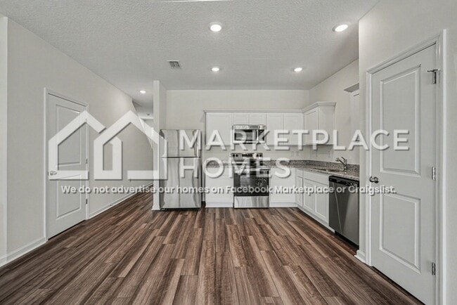 Building Photo - 11777 Sylvia St