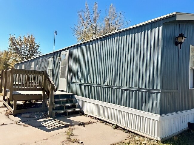 Building Photo - Marshalltown Estates