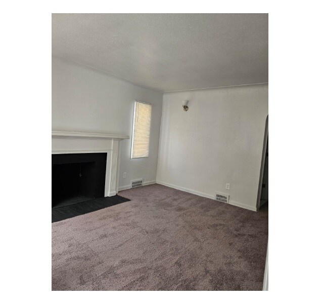 Building Photo - 11058 Lakepointe St