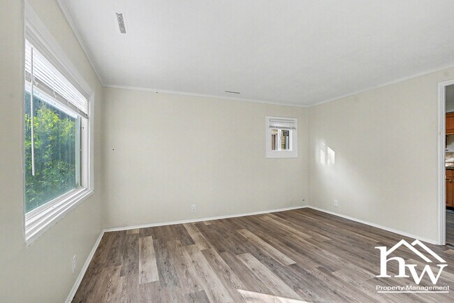 Foto del edificio - Charming 3-Bedroom Home Near Erskine Park