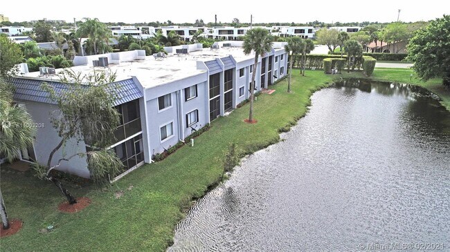 Building Photo - 16581 Blatt Blvd