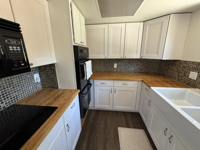 Building Photo - 2518 Cattlemans Trail