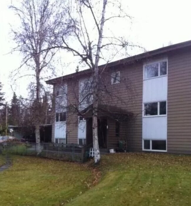 Building Photo - 2406 W 34th Ave