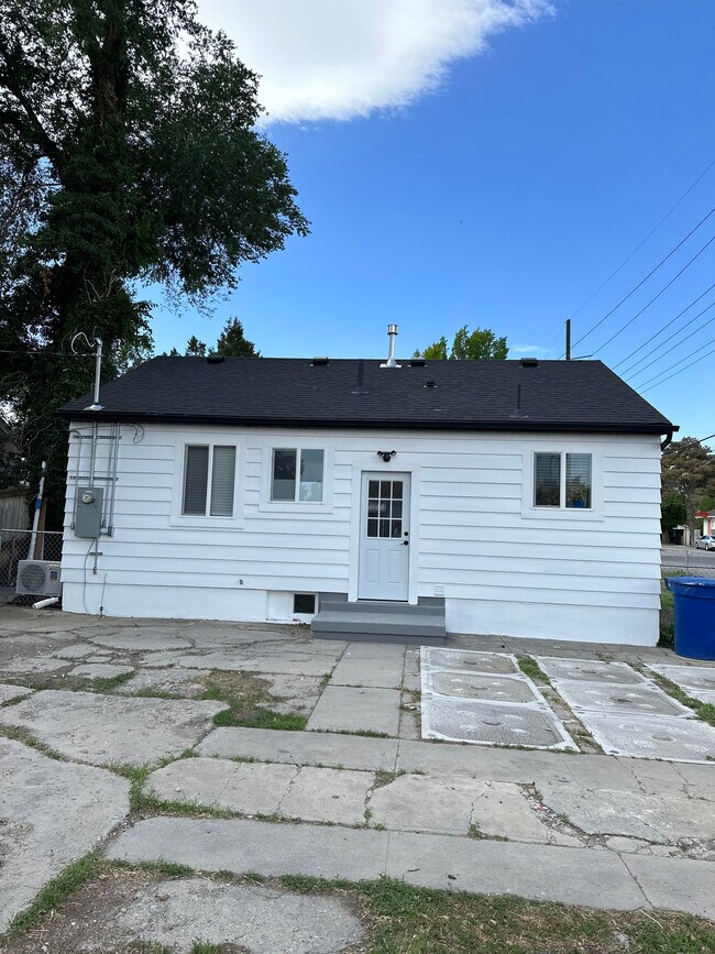 House - 976 W 800 S