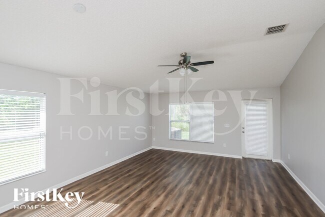 Foto del edificio - 701 Lavender St SE