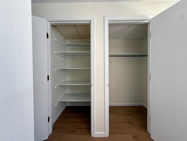 Building Photo - 37 Oakwood Terrace