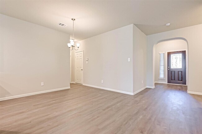 Foto del edificio - 983 Golden Willow Ln