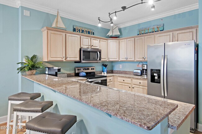 Foto del edificio - 17545 Front Beach Rd