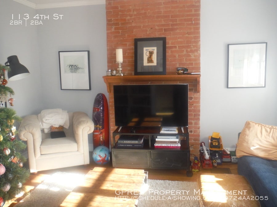 Building Photo - Beautiful Home in Aspinwall