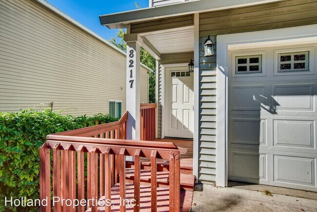 Building Photo - 3 br, 2.5 bath House - 8217 SE 45th Ave.