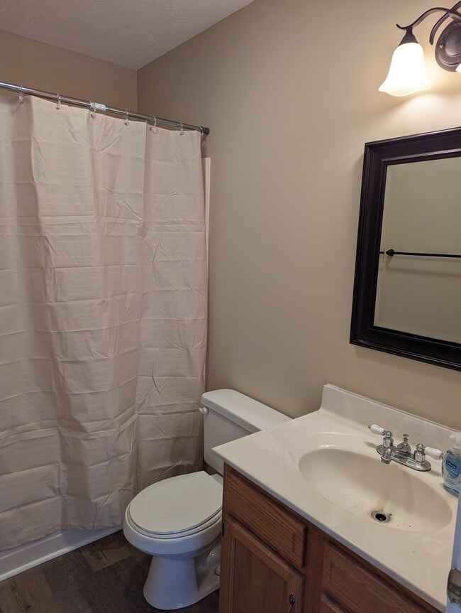 Building Photo - 816 Emma Dr