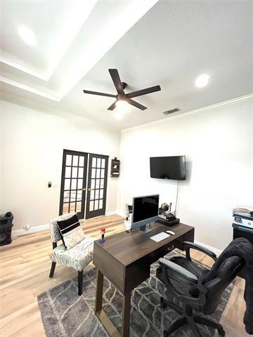 Building Photo - 5940 Sandhill Cir